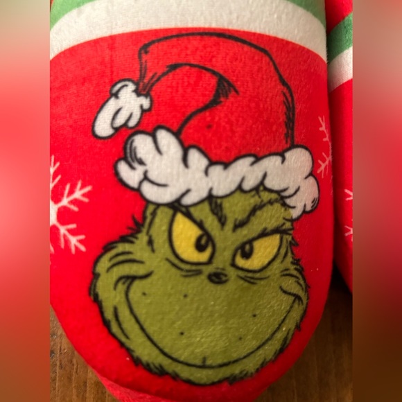 Grinch Slippers NWOT - Picture 8 of 8